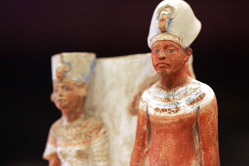 Akhenaton y Nefertiti - Piezas egipcias en el museo del Louvre