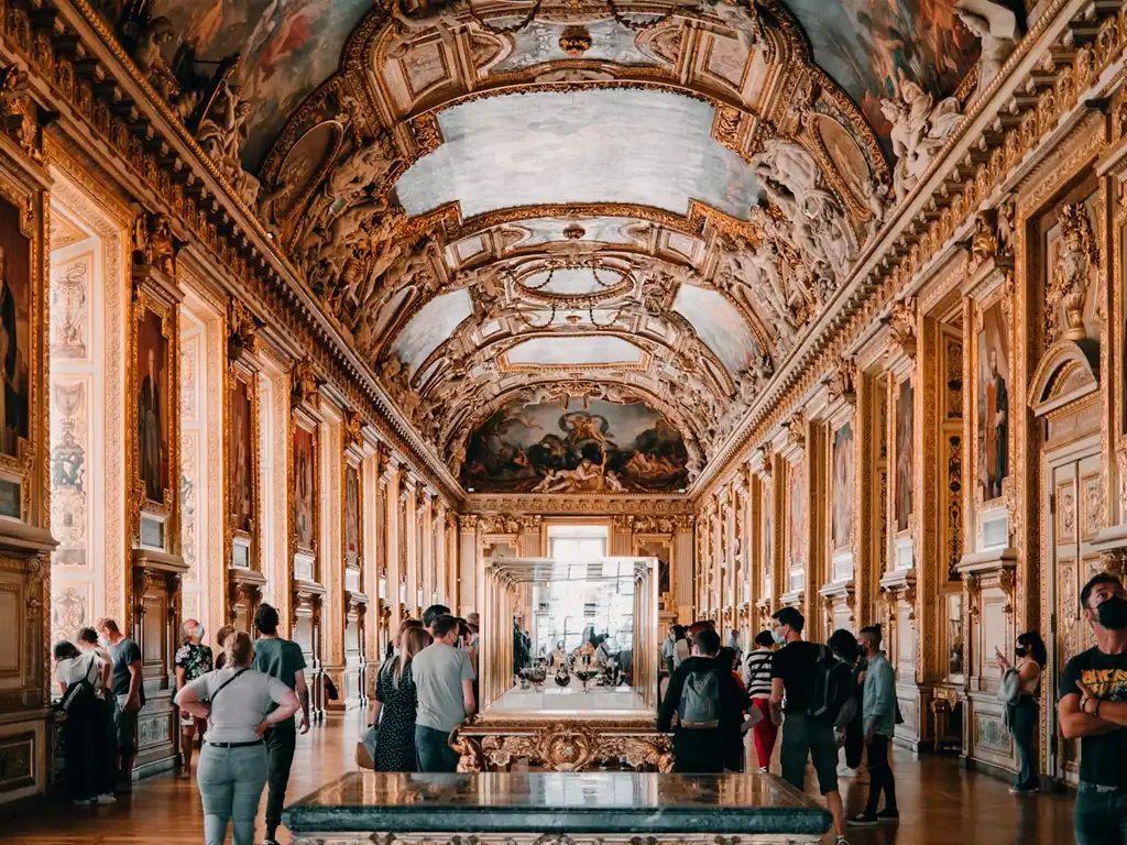 El Museo del Louvre por dentro